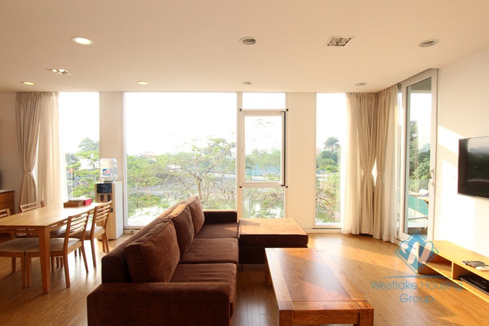 High floor lakeside apartment for rent in Tay Ho, Hanoi